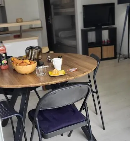 La Cigale De A 100 M De La Et Du Centre Du Grau Du Roi Apartmán *